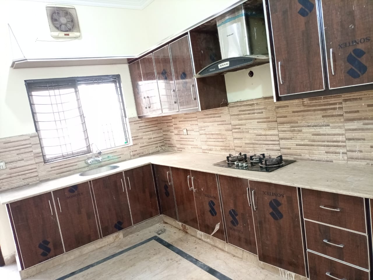 Upper Portions for Rent