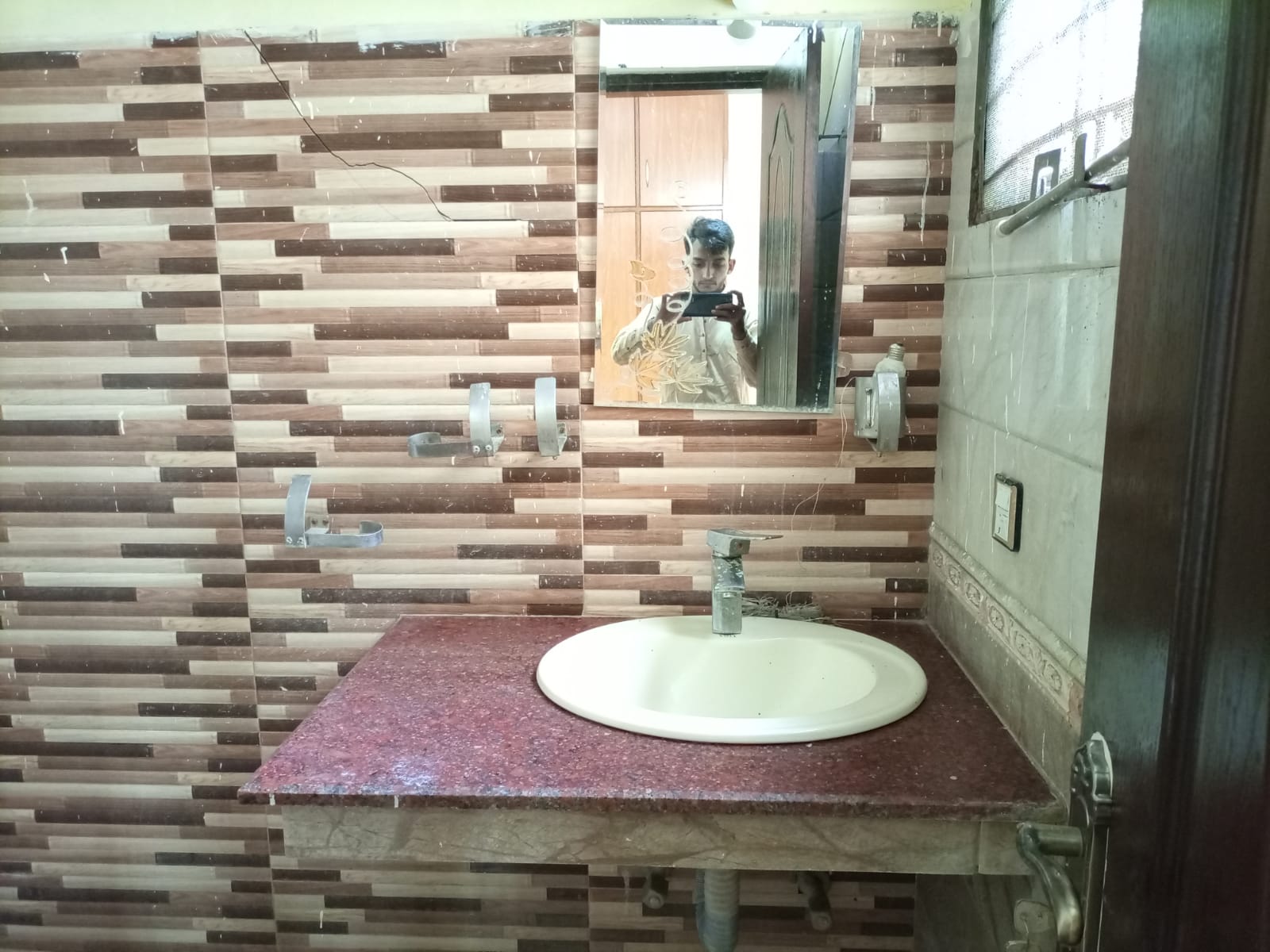Bahria Town Portion For Rent